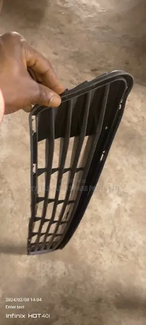 Down Grill Toyota Camry 2012 LE