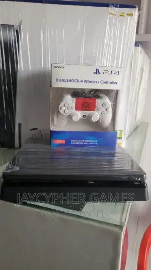 Slim Playstation 4