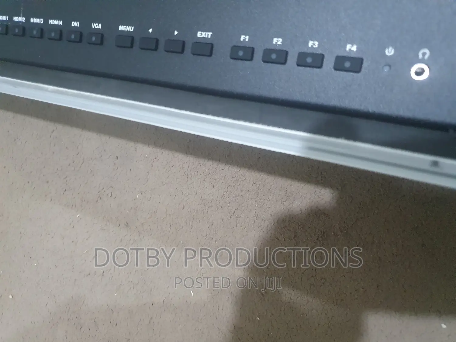 28" Directors Monitor