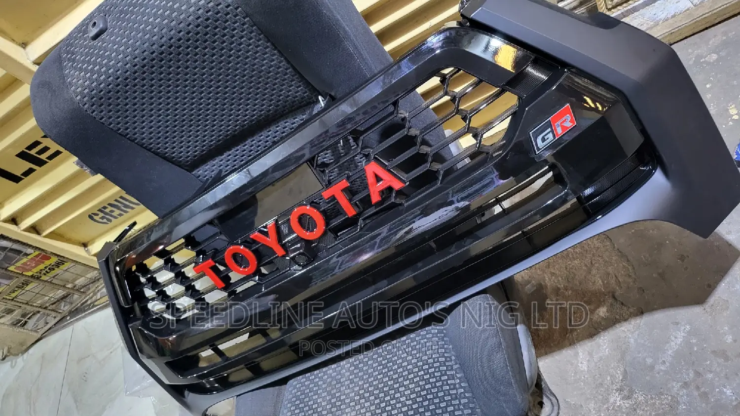 Front Grill Toyota Hilux 2023 GR