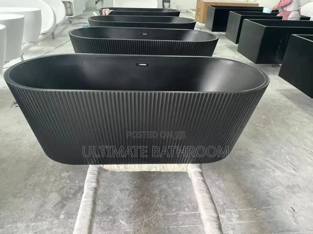 Stripes Black Bathtub