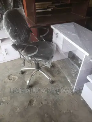 Office Table / Chairs 3feet
