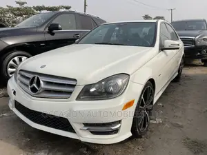 Mercedes-Benz C300 Luxury 4Matic Sedan AWD (3.0L 6cyl 7A) 2012 White