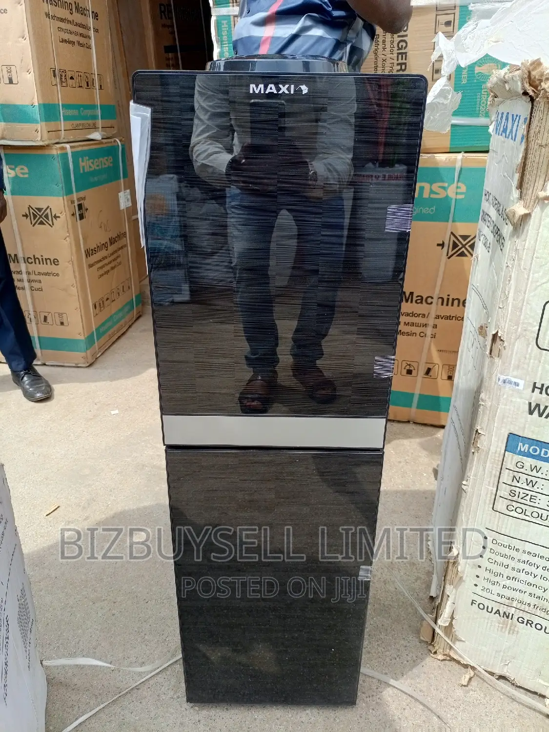 Maxi Water Dispenser With Fridge and 3 Functions.