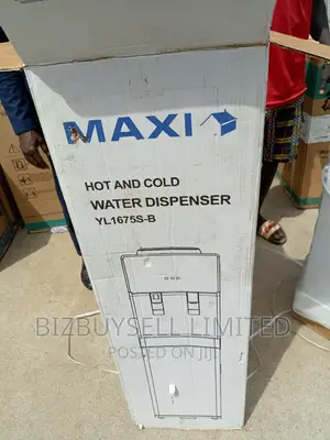 Maxi Water Dispenser With Fridge and Child Lock.