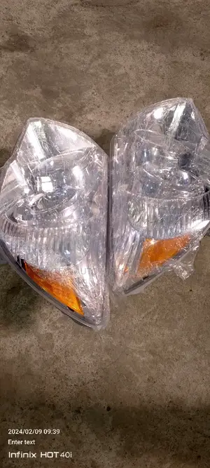 Complete Set Of 4-runner Head Lamp 2008