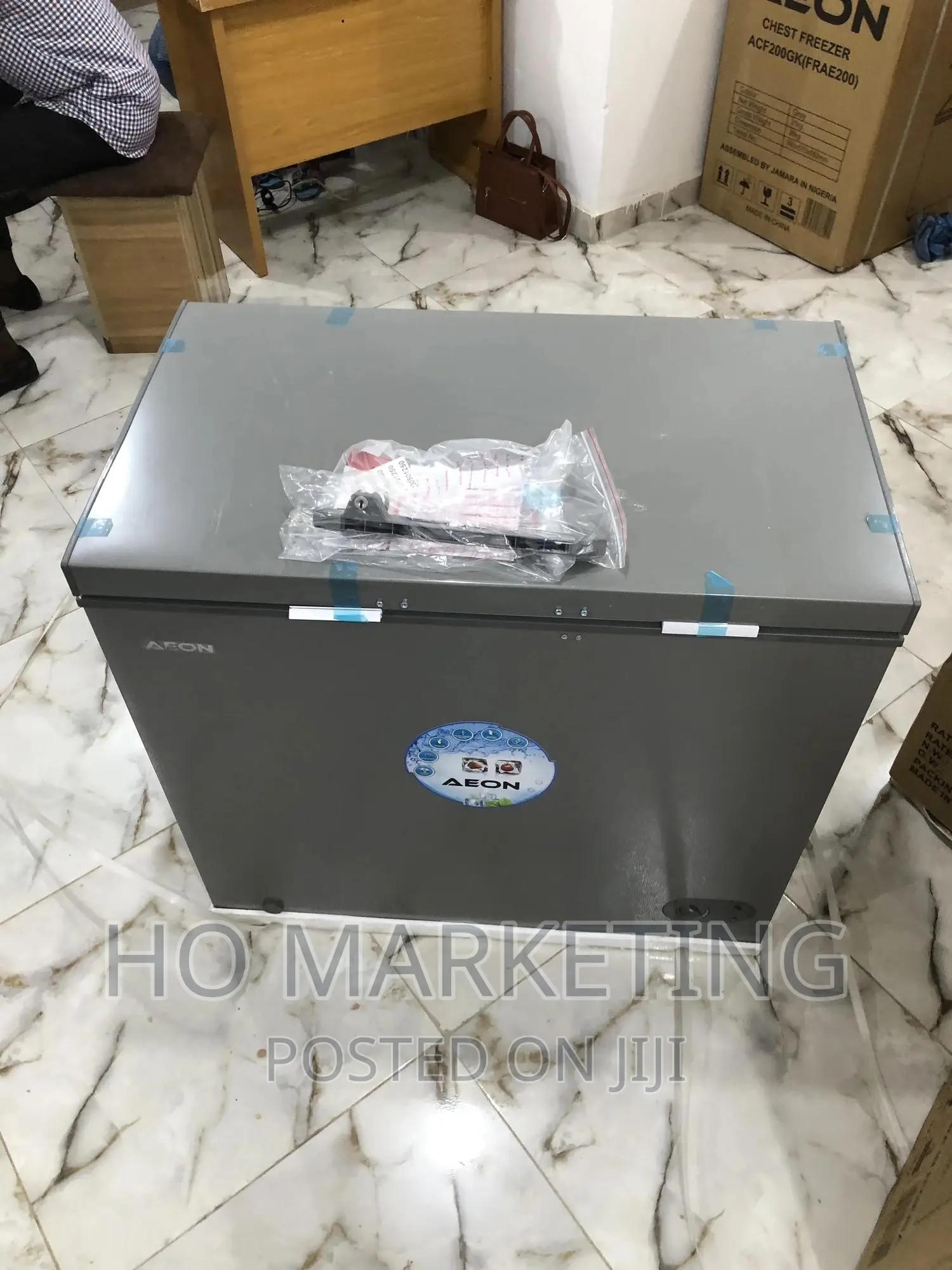 Aeon 200L Chest Freezer -Acf200gk -Silver