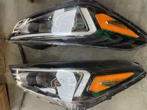 Hyundai Tucson 2019 Set of Headlight