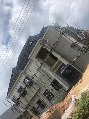 Bond Design With White Gutter Connectors