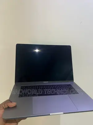 Laptop Apple MacBook Pro 2017 16GB Intel Core I7 SSD 512GB