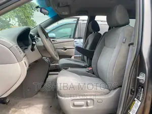 Toyota Sienna LE AWD 2005 Gray