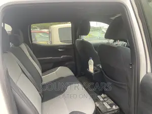 Toyota Tacoma 2020 White