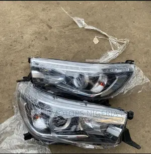 Headlamp Hilux 2018 Model LED