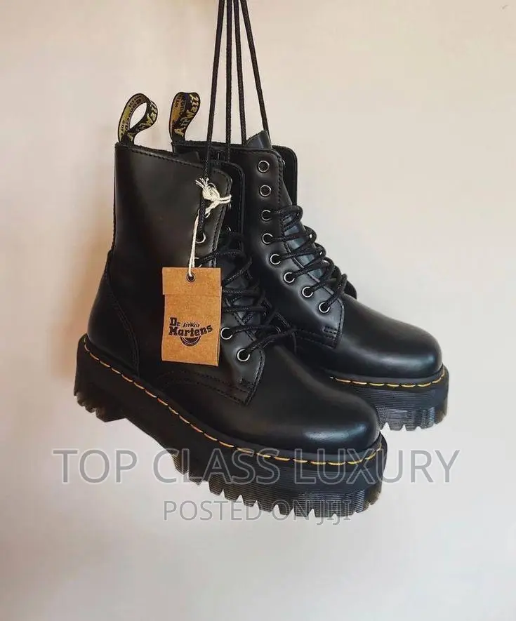 ORIGINAL Dr Martens 1460 Smooth Leather Lace Up Boot