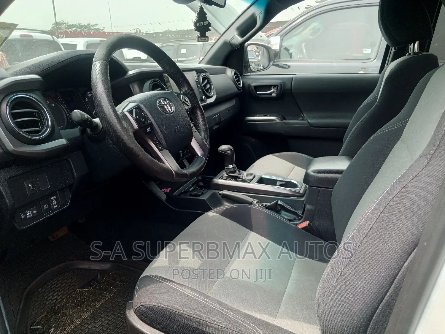 Toyota Tacoma 2020 White