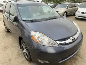 Toyota Sienna XLE AWD 2006 Gray