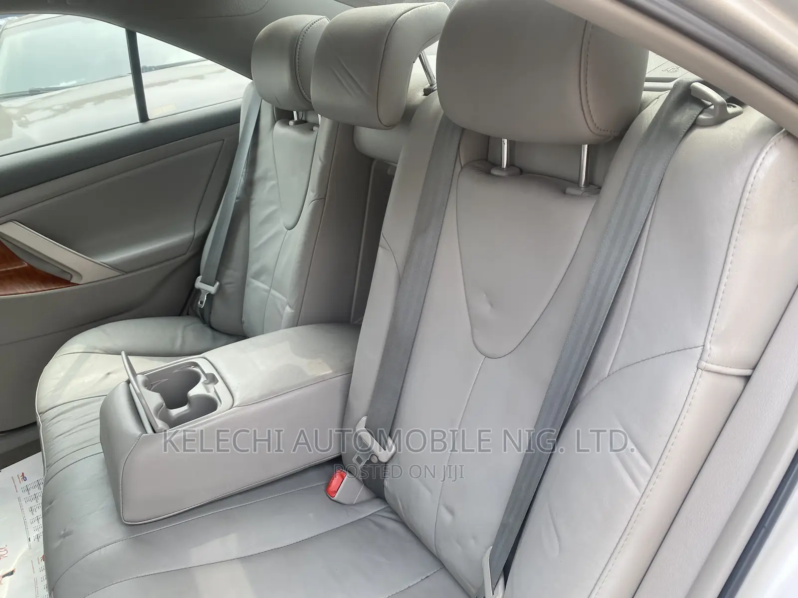 Toyota Camry 2010 Silver