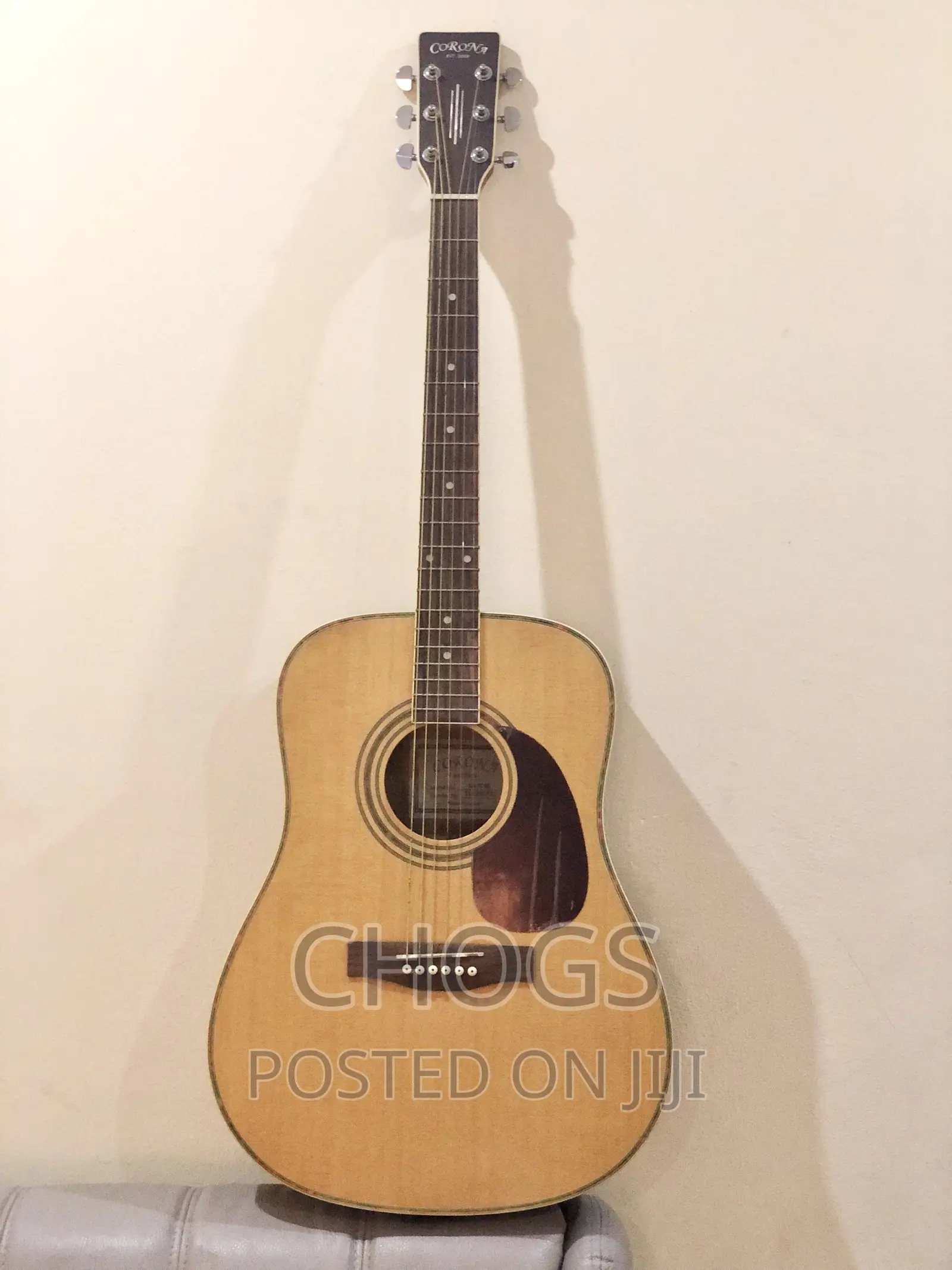 Guitar (Corona SD-70 NS Acoustic Guitar)