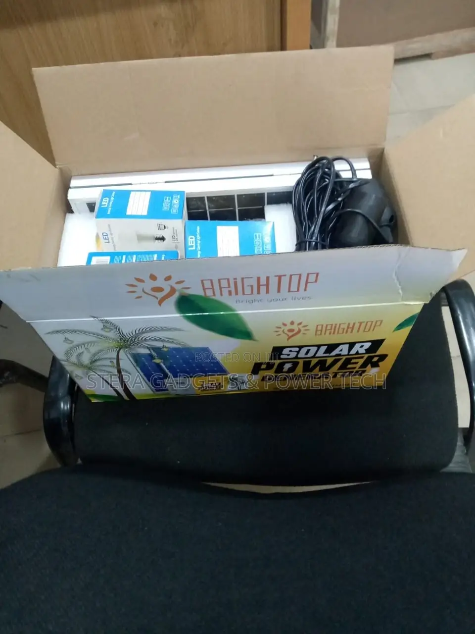 Solar Generator With 4 Bulbs and Solar Panel