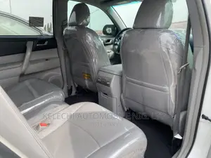 Toyota Highlander Limited 3.5L 2WD 2013 White