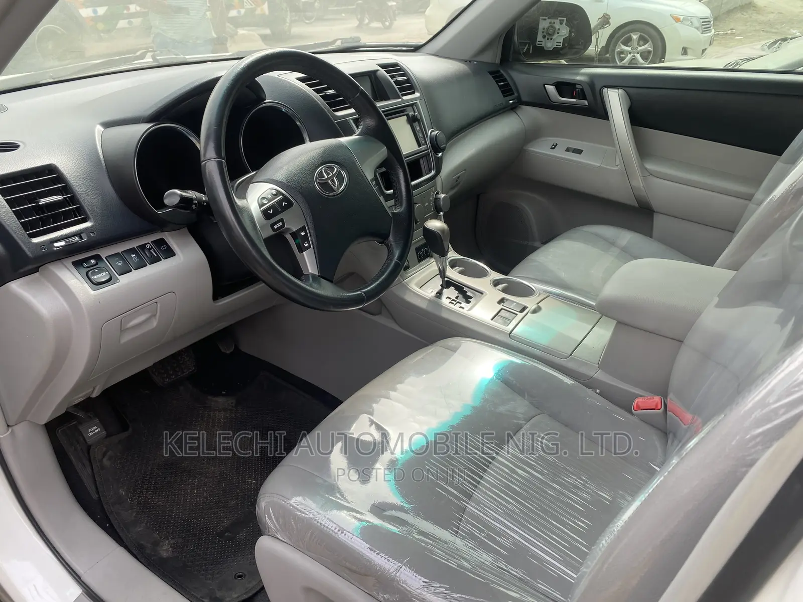 Toyota Highlander Limited 3.5L 2WD 2013 White