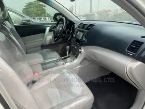 Toyota Highlander Limited 3.5L 2WD 2013 White