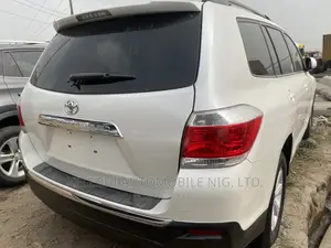 Toyota Highlander Limited 3.5L 2WD 2013 White