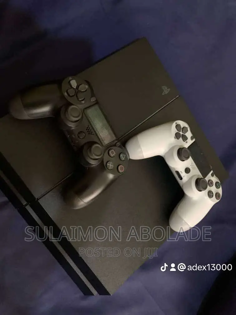PS4 SLIM With Two Pads and All Accessories