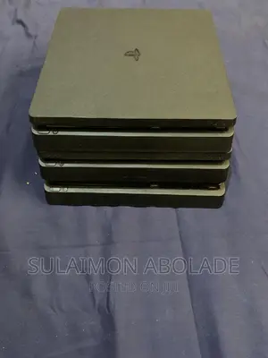 PS4 SLIM With Two Pads and All Accessories