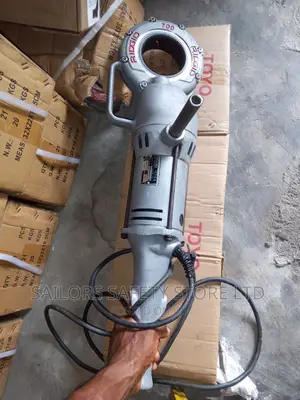 RIDGID 700 Hand Held Power Drive Pipe Threading Machine