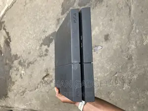 Ps4 Console and Controller