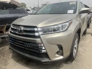 Toyota Highlander 2015 Gold