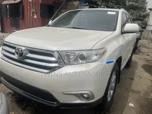 Toyota Highlander Limited 2012 White