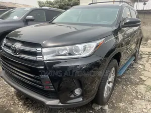Toyota Highlander XLE 4dr SUV AWD (3.5L 6cyl 6A) 2015 Black