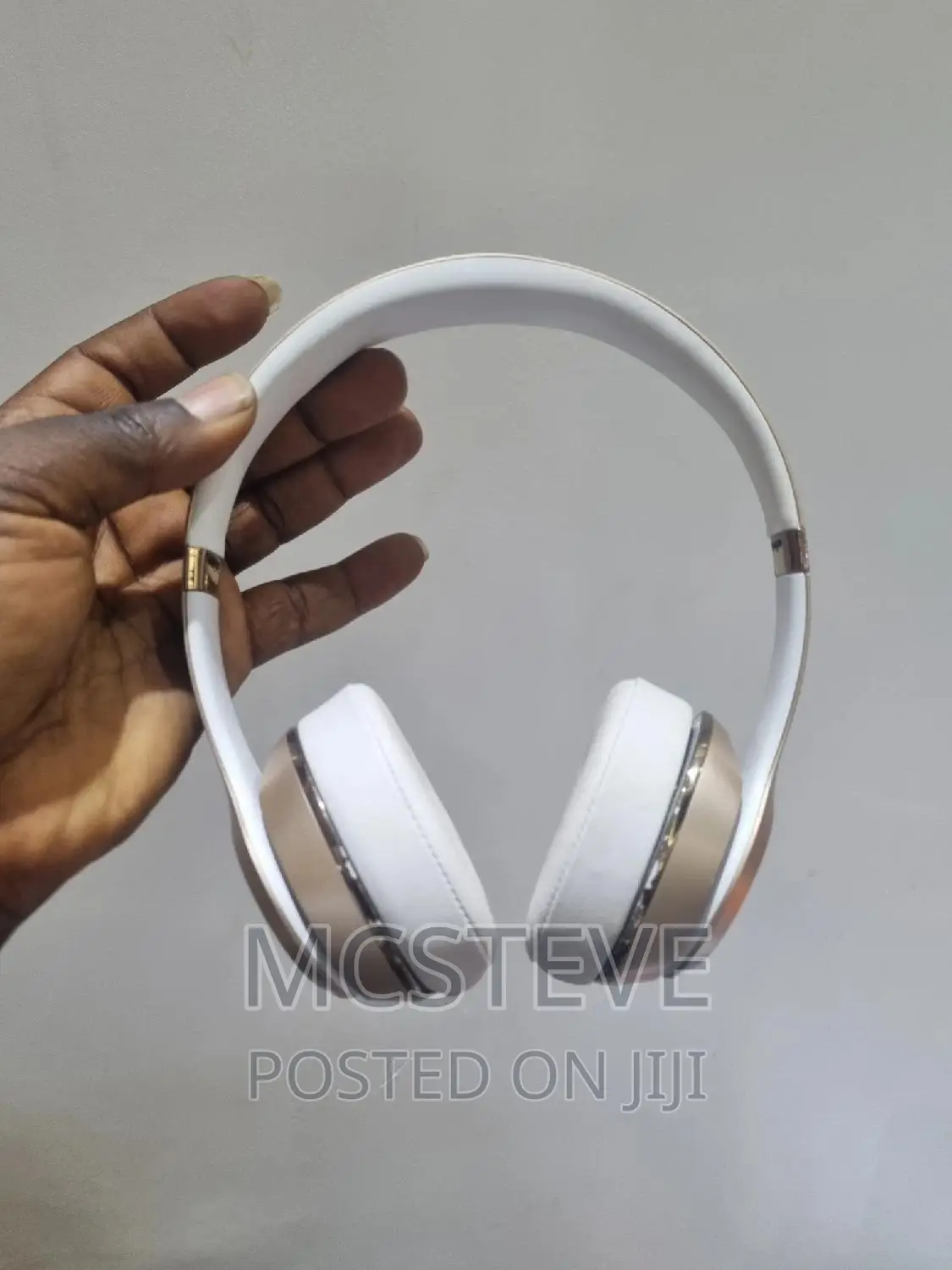 Beats Solo Pro Headphone