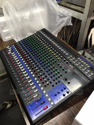 Brand New MG 24XU Original Yamaha 24 Chanell Mixer