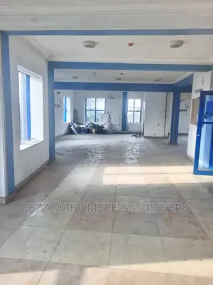 To Let: Spacious Hall at New Gra