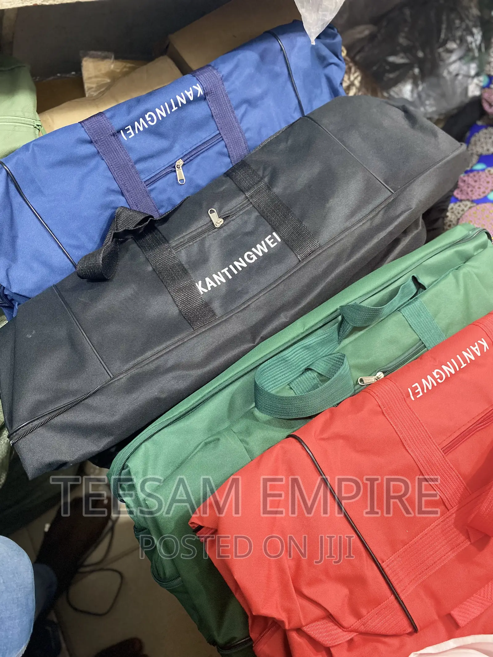 Weighless Traveling Bag.
