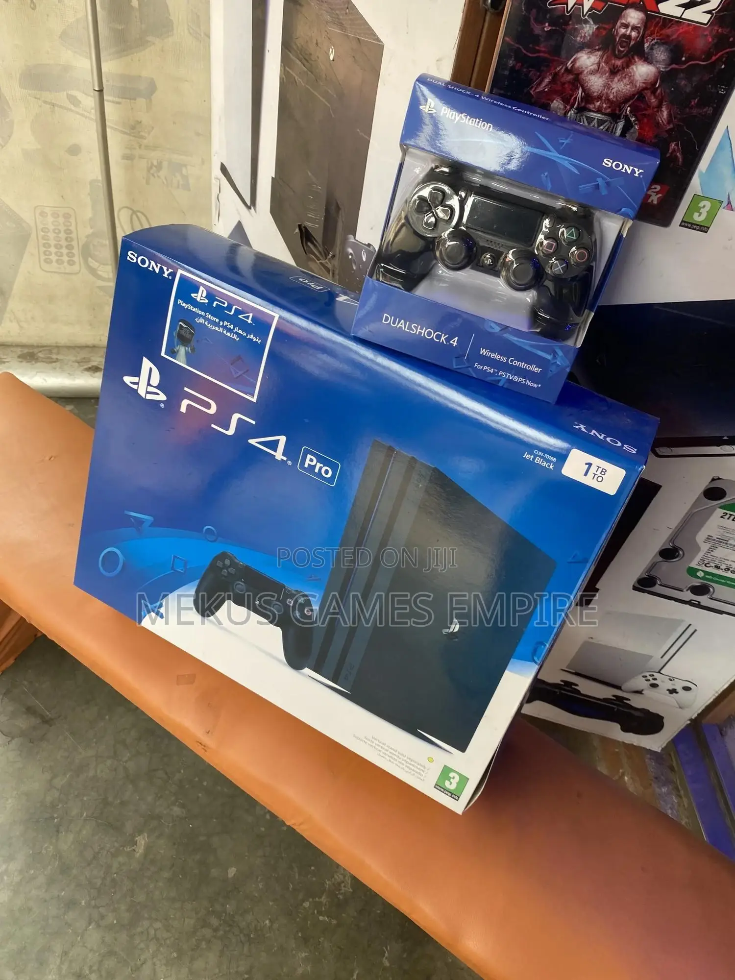 Ps4 PRO + Extra Controller