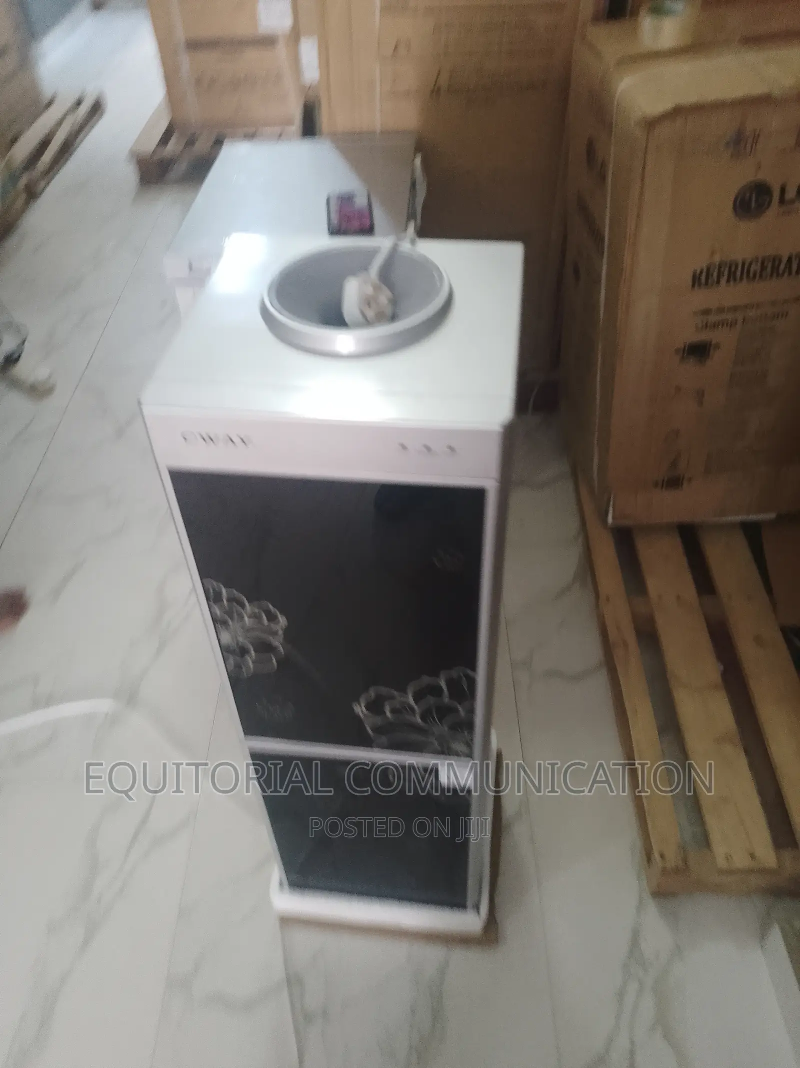 Cwayhot and Cold Water Dispenser
