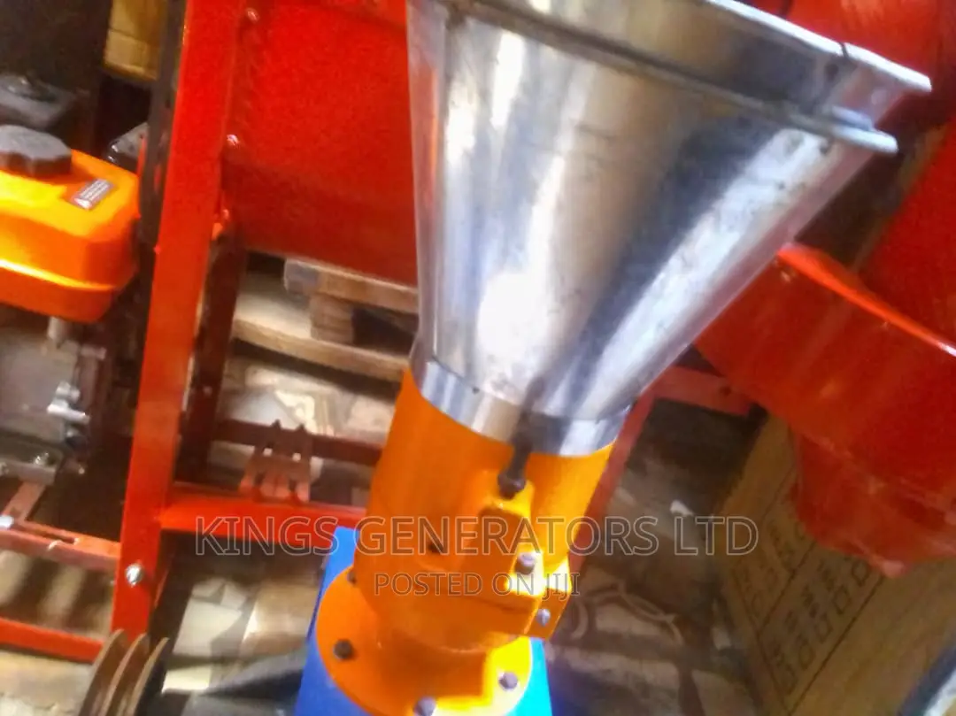 Chicken Feeding Producing Machine
