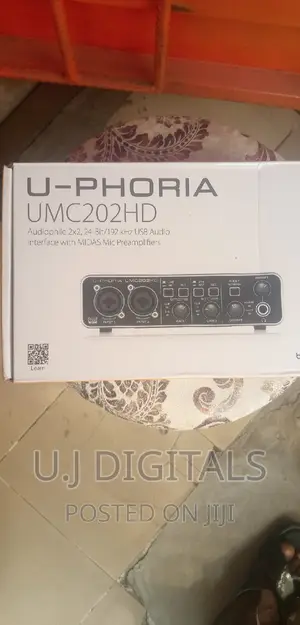 Behringer U- Phoria Umu202.HD