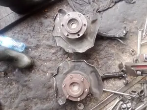 Front Hub Toyota Sequoia Old Model