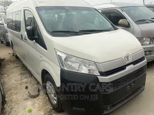 Toyota HiAce 2019 White