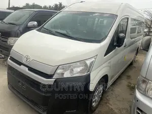Toyota HiAce 2019 White