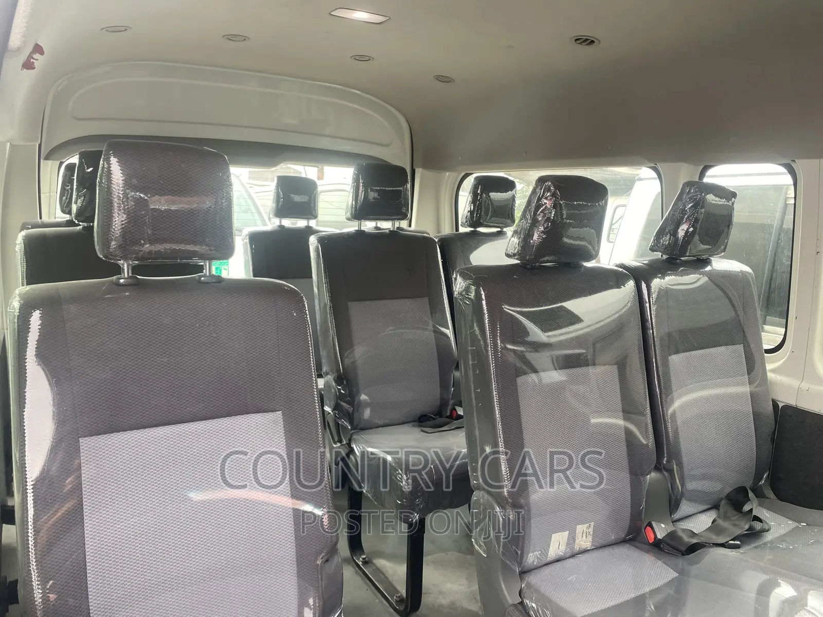 Toyota HiAce 2019 White