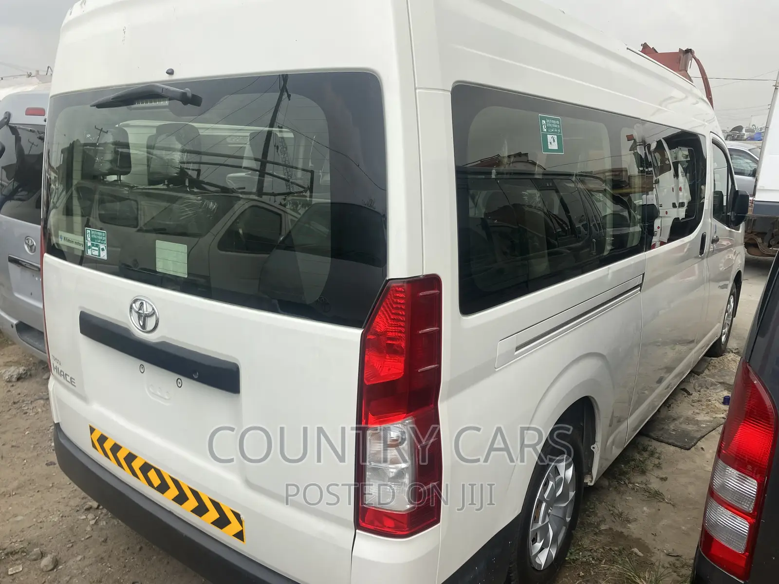 Toyota HiAce 2019 White