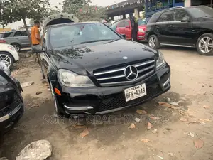 Mercedes-Benz C300 2014 Black