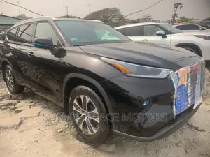 Toyota Highlander XLE 2022 Black