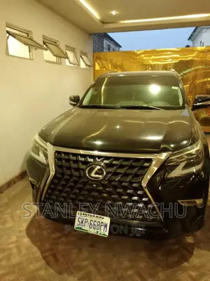 Super Clean Lexus SUV for Pick Up and Drop Off